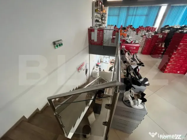 Spațiu comercial de închiriat, 180 mp utili, parcare propr