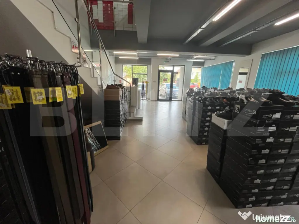 Spațiu comercial de închiriat, 180 mp utili, parcare propr