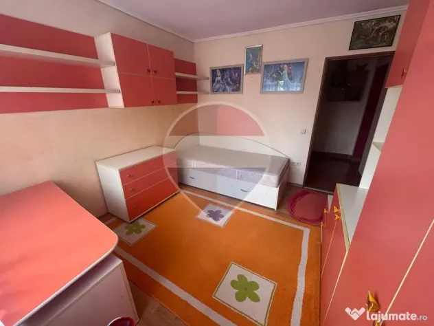 Apartament cu 3 camere de închiriat, în zona Ioșia-Nord