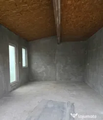 De Închiriat: Teren (91 mp),spatiu,Acces Stradal,Compozitorilor