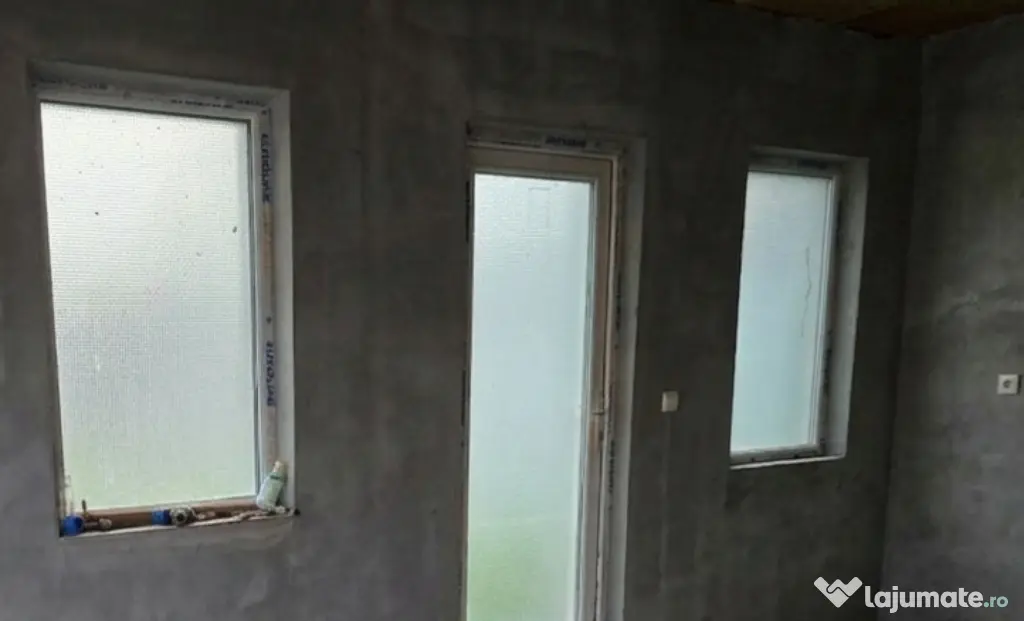 De Închiriat: Teren (91 mp),spatiu,Acces Stradal,Compozitorilor
