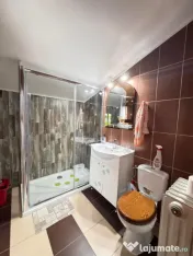 Casă P+1+M de vânzare, 5 camere, foișor, bucătărie de v 