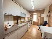 Casă P+1+M de vânzare, 5 camere, foișor, bucătărie de v 