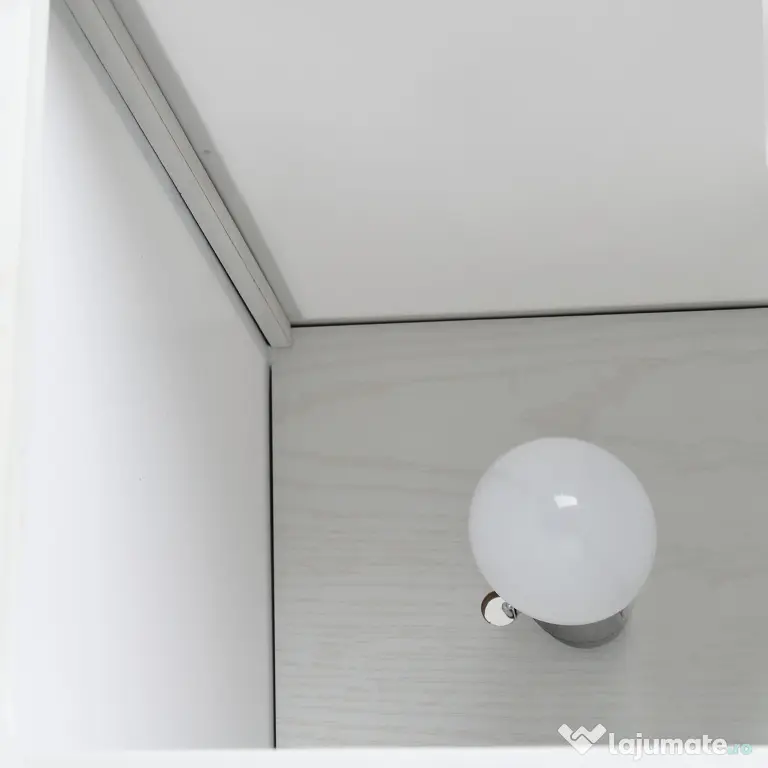 HOMCOM Lampă de Podea 40W cu 3 Rafturi Integrate și Comutator de Picior, Lampă Modernă din MDF și Acrilic, 26x26x160 cm, Alb | Aosom Romania