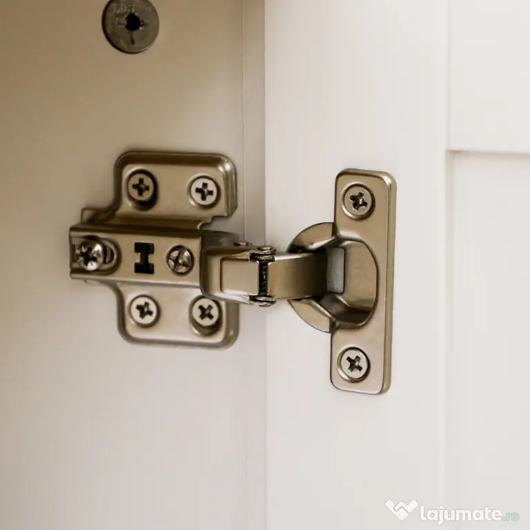 HOMCOM Credență de Bucătărie cu 3 Uși, Mobilier Modern de Bucătărie cu Raft Reglabil, Credență Tip Bufet pentru Sufragerie, Sala de Mese și Salon, 120x40x70 cm, Alb și Culoare Lemn | Aosom Romania