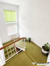 Casa individuala cu 5 camere, garaj, pivnita si curte propri 