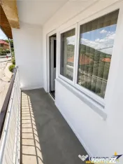 Casa individuala cu 5 camere, garaj, pivnita si curte propri 