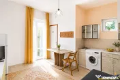 Garsoniera in vila, baie si bucatarie proprie, acces aproape 