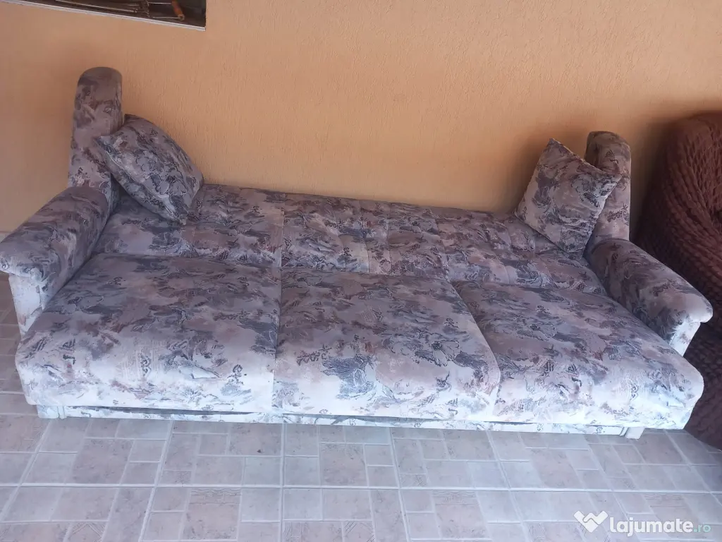 Canapea extensibila cu lada de depozitare de vanzare