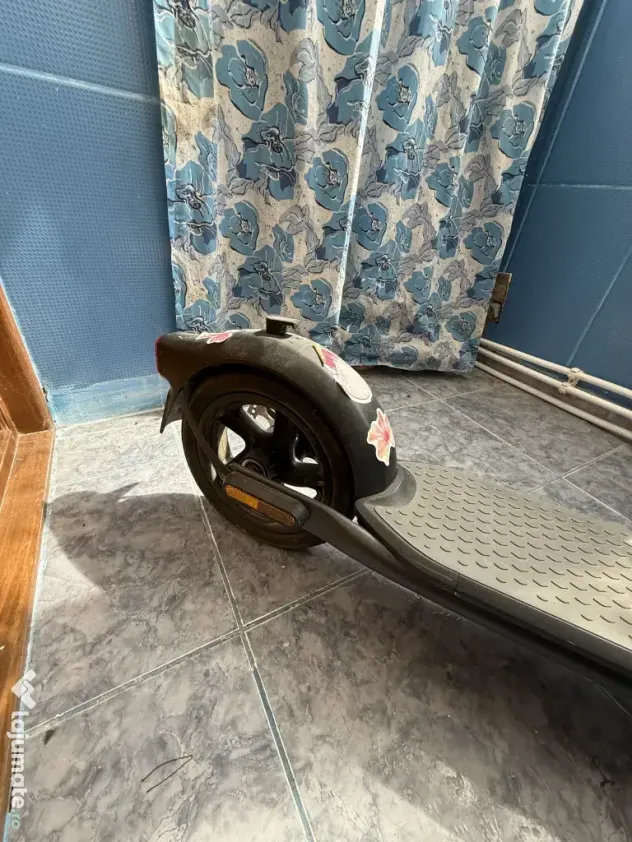 Trotinetă electrică Ninebot by Segway – 10 x 2.125 – cu accesorii