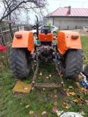 Vând tractor universal u445-2manete 