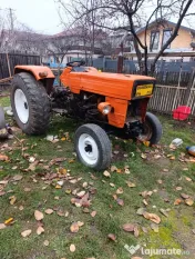 Vând tractor universal u445-2manete 