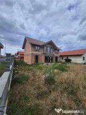 CASA INDIVIDUALA LA ROSU - ZONA EXCELENTA URSENI - ASFALT - 