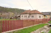 Casa individuala Leresti la strada principala+ teren 831 ... 