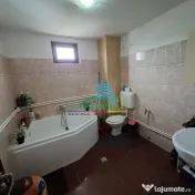 Casa în inima Focșaniului - liniște, confort și tot o... 