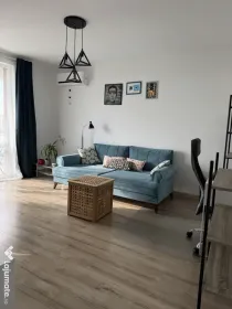 Apartament de 2 camere de inchiriat -- bloc nou, parcare inclusă, central