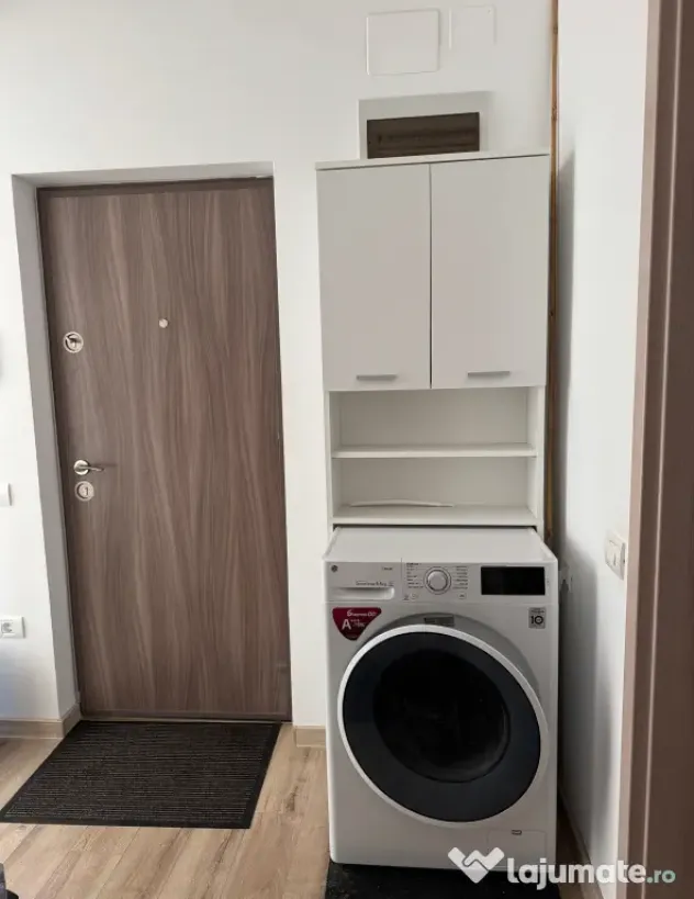 Apartament de 2 camere de inchiriat -- bloc nou, parcare inclusă, central