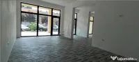 Spatiu Comercial cu 3 usi din sticla si vitrine mari - Elisa 