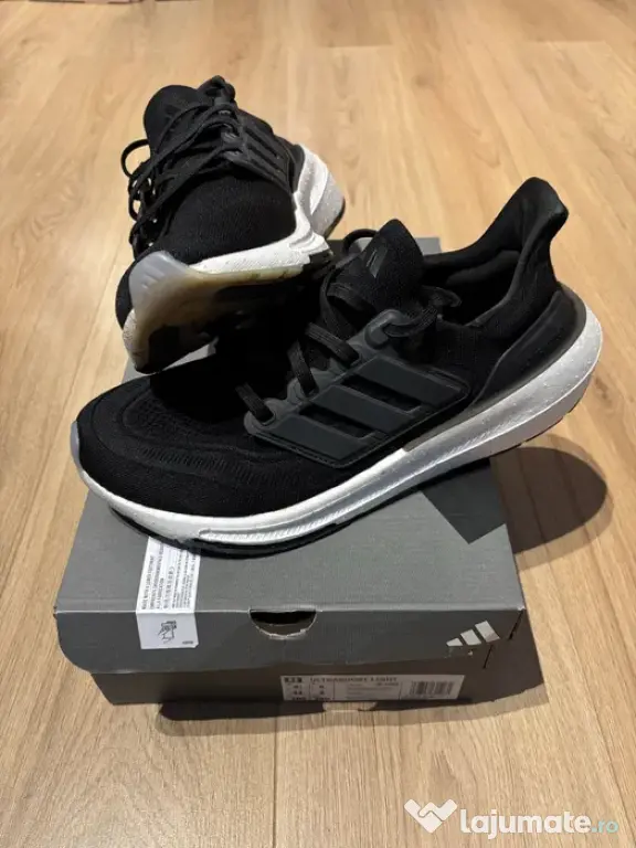 Pantofi alergare / casual adidas Ultraboost Light - Marimea 42 - Cutie Originală