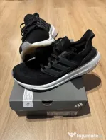 Pantofi alergare / casual adidas Ultraboost Light - Marimea 42 - Cutie Originală