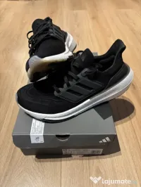 Pantofi alergare / casual adidas Ultraboost Light - Marimea 42 - Cutie Originală