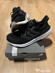 Pantofi alergare / casual adidas Ultraboost Light - Marimea 42 - Cutie Originală