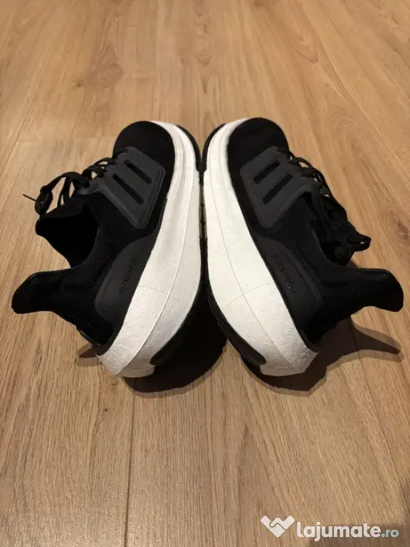 Pantofi alergare / casual adidas Ultraboost Light - Marimea 42 - Cutie Originală