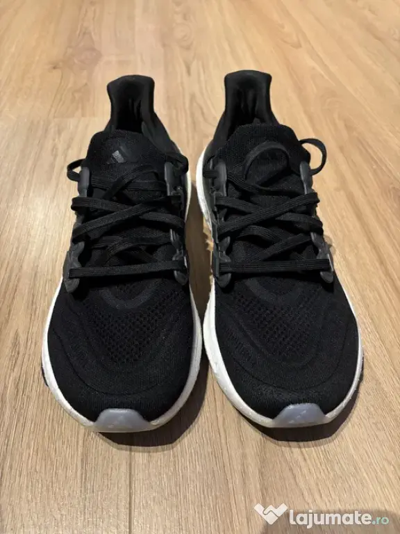 Pantofi alergare / casual adidas Ultraboost Light - Marimea 42 - Cutie Originală