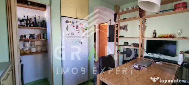 Apartament in vila | 2 camere | Decomandat | Parcare | Curte