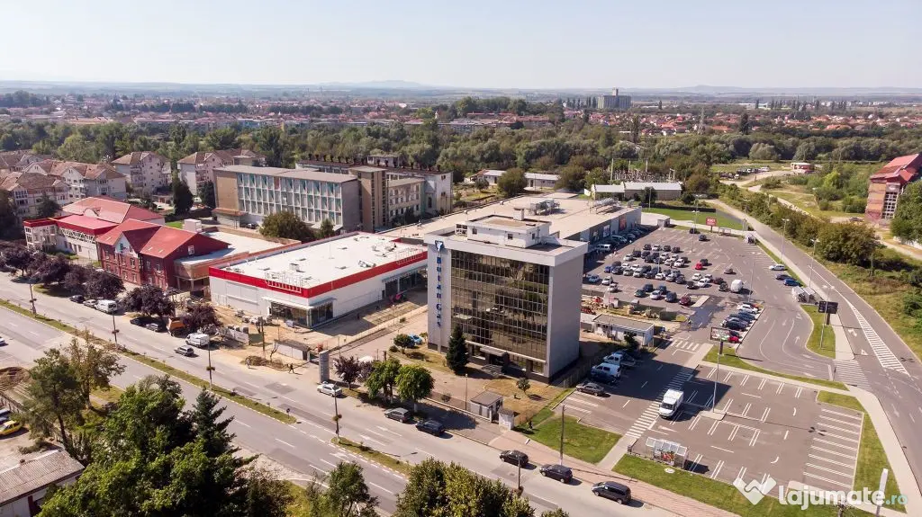 Cladire cu functiuni mixte