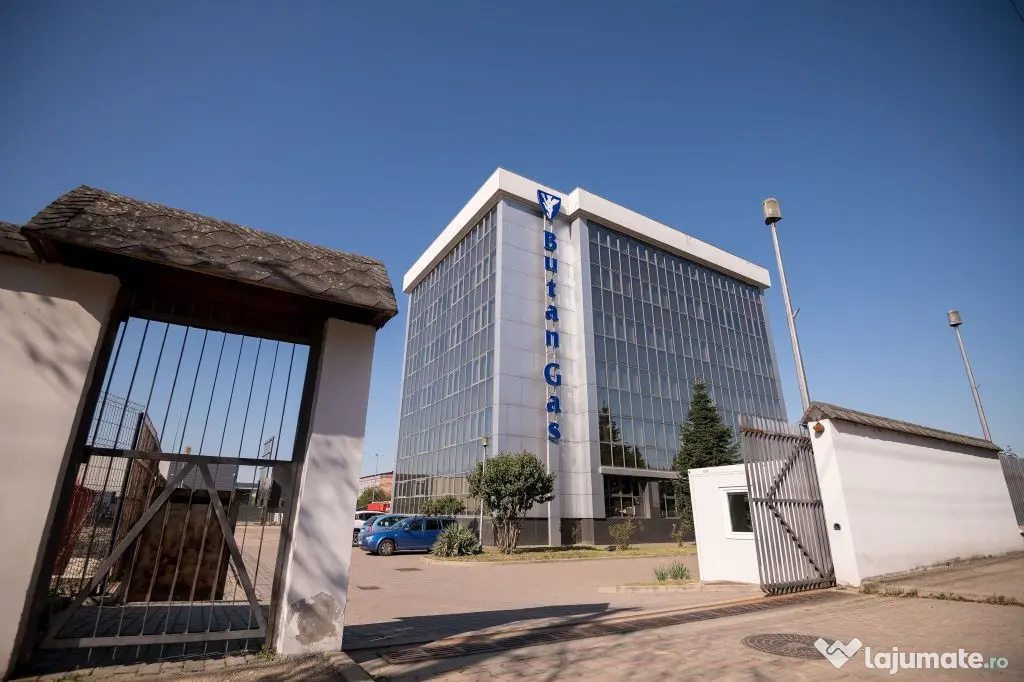 Cladire cu functiuni mixte