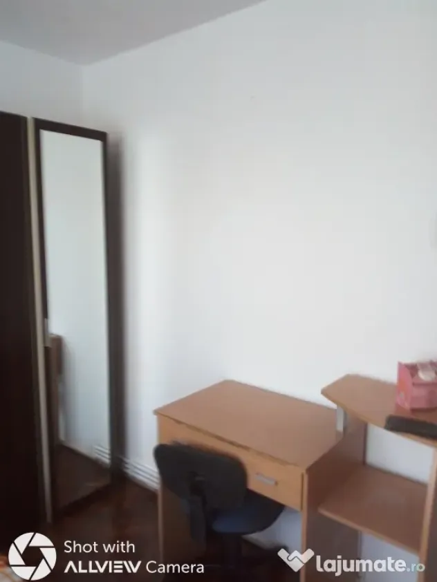 Ofer pentru inchiriere apartament 2 camere direct de la proprietar