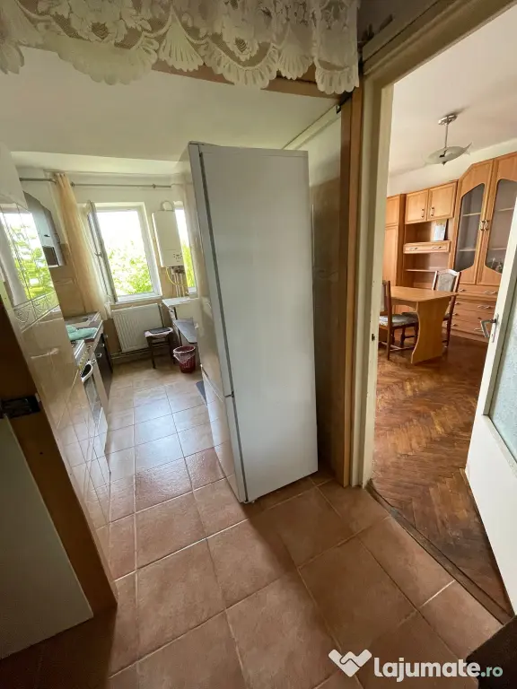 Ofer pentru inchiriere apartament 2 camere direct de la proprietar