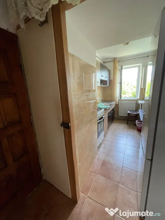 Ofer pentru inchiriere apartament 2 camere direct de la proprietar