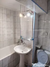 Apartament cu 3 camere 65mp. decomandat, cu garaj și parcar 