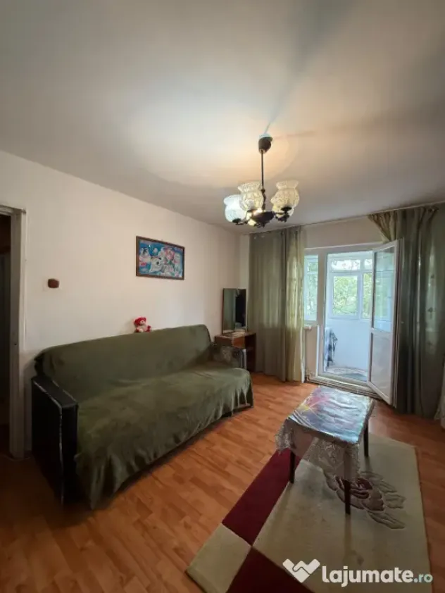 Apartament cu 2 camere, 45 mp, balcon închis, poziție exce