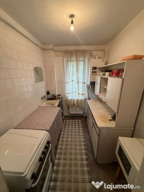 Apartament cu 2 camere, 45 mp, balcon închis, poziție exce