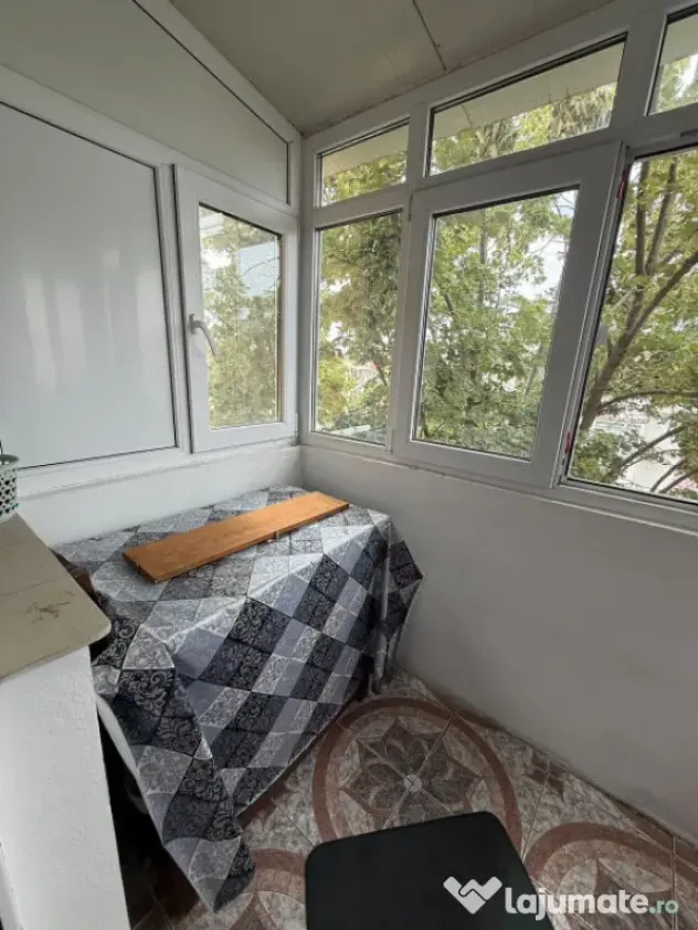 Apartament cu 2 camere, 45 mp, balcon închis, poziție exce