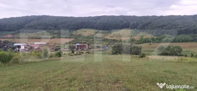 Teren intravilan de vânzare în Bozeni – 1.500 m² | Idea
