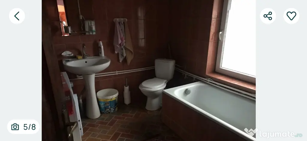 Vând casa situată în zona pitoreasca de munte