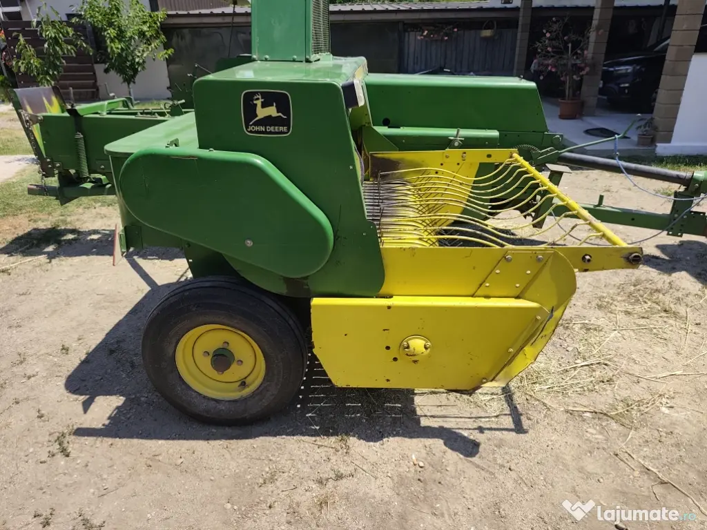 Vând presă baloți John Deere model 349