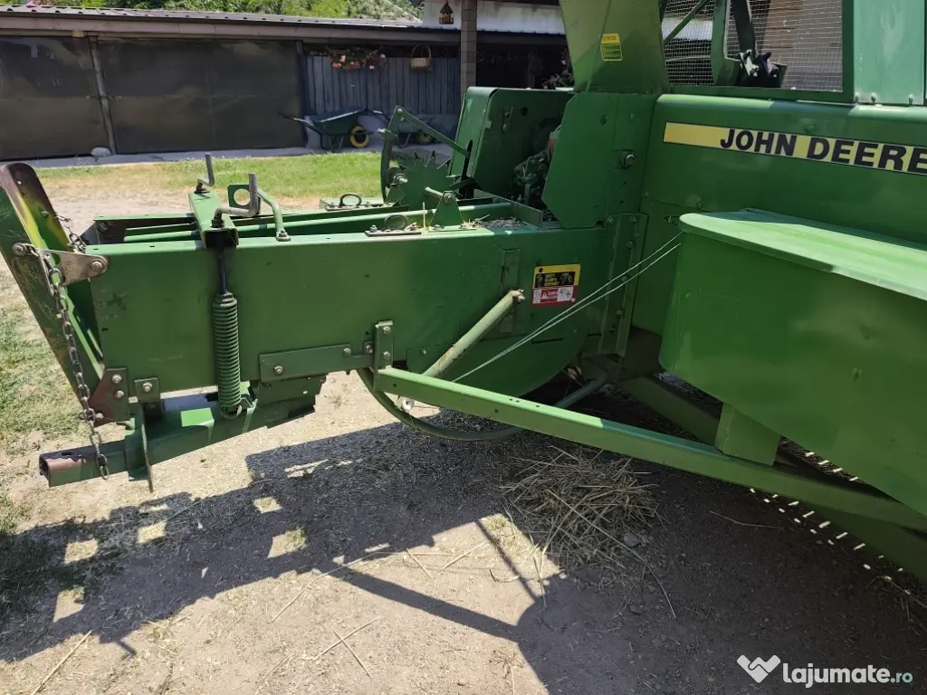 Vând presă baloți John Deere model 349