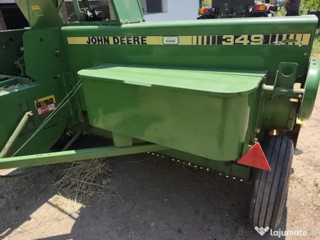 Vând presă baloți John Deere model 349