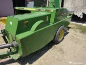 Vând presă baloți John Deere model 349