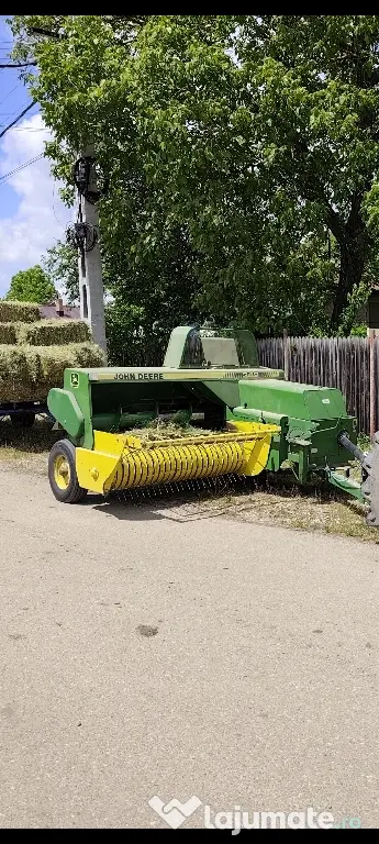 Vând presă baloți John Deere model 349