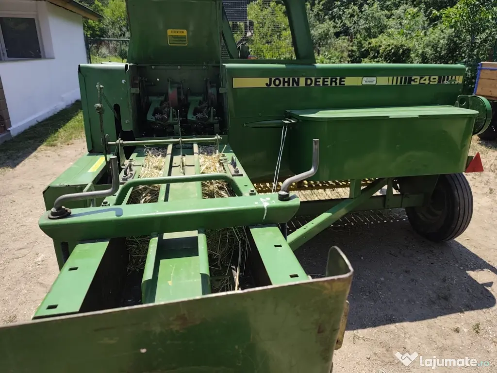 Vând presă baloți John Deere model 349