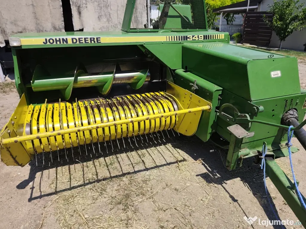 Vând presă baloți John Deere model 349