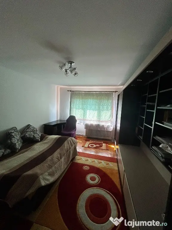 Proprietar inchiriez apartament 2 camere decomandat zona Odobescu Timi