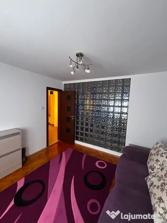 Proprietar inchiriez apartament 2 camere decomandat zona Odobescu Timi