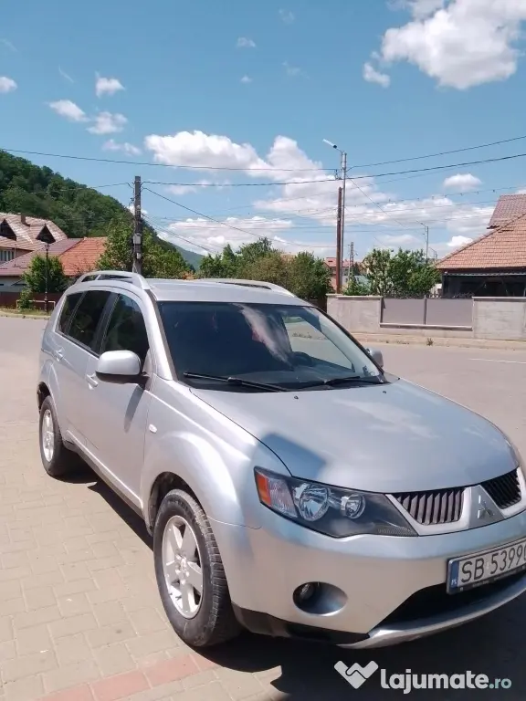 Mitsubishi outlander 2 dizel acum adusa In